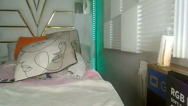 Snapshot of SexyyNana chatting on June 11, 12:32 am SexyyNana online show from June 11, 12:32 am