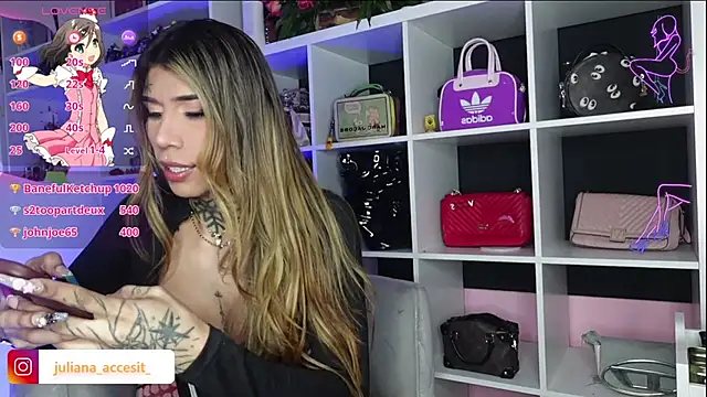 caroline cossei online show from February 15, 2:22 pm