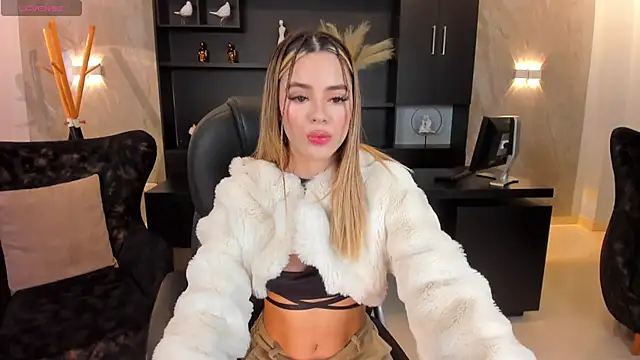 JuanitaClay online show from February 5, 12:06 pm