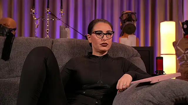 Snapshot of kelly_kent chatting on December 4, 12:08 am kelly kent online show from December 4, 12:08 am