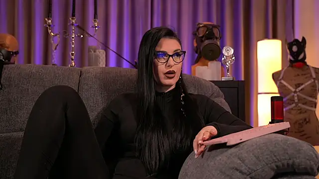 Snapshot of kelly_kent chatting on December 13, 10:55 pm kelly kent online show from December 13, 10:55 pm