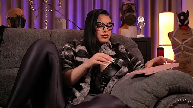 Snapshot of kelly_kent chatting on December 21, 12:53 am kelly kent online show from December 21, 12:53 am