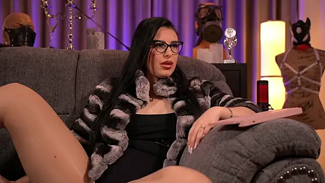 Snapshot of kelly_kent chatting on December 21, 10:40 pm kelly kent online show from December 21, 10:40 pm