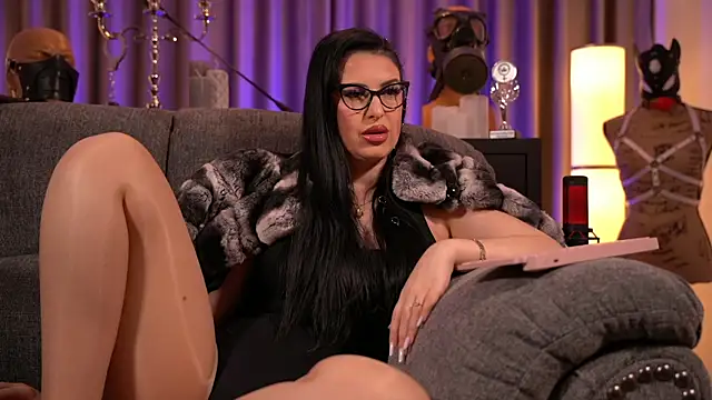 Snapshot of kelly_kent chatting on December 22, 1:55 am kelly kent online show from December 22, 1:55 am