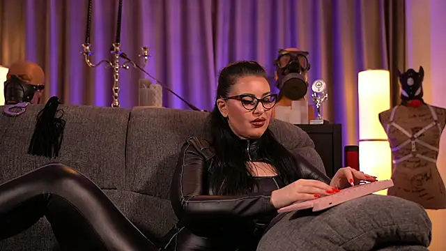 Snapshot of kelly_kent chatting on January 18, 1:08 am kelly kent online show from January 18, 1:08 am