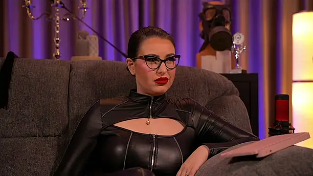 Snapshot of kelly_kent chatting on February 3, 12:25 am kelly kent online show from February 3, 12:25 am