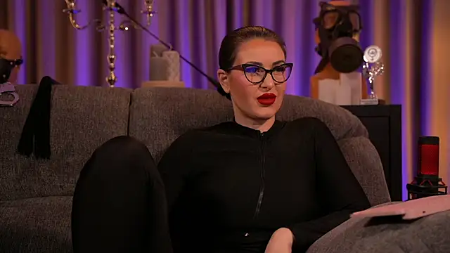 Snapshot of kelly_kent chatting on February 7, 12:53 am kelly kent online show from February 7, 12:53 am