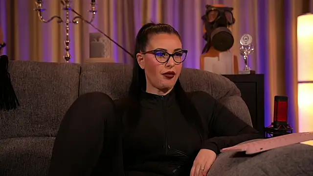 Snapshot of kelly_kent chatting on February 13, 7:35 am kelly kent online show from February 13, 7:35 am