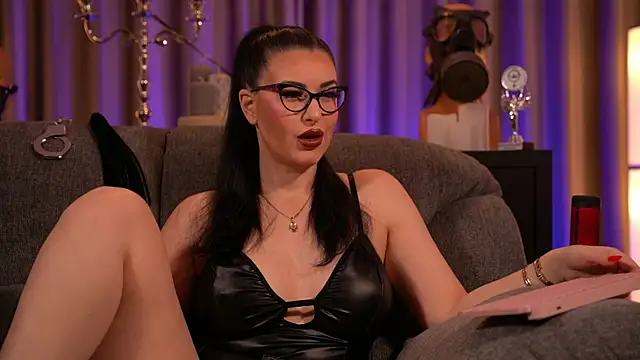 Snapshot of kelly_kent chatting on February 15, 1:21 am kelly kent online show from February 15, 1:21 am