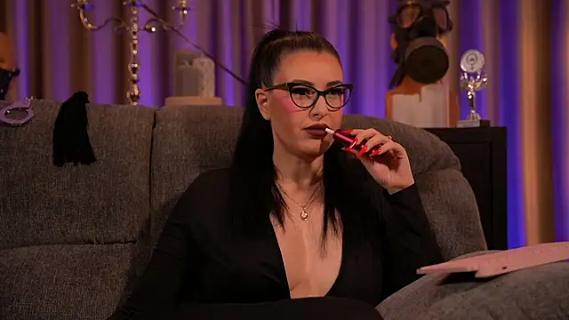 Snapshot of kelly_kent chatting on February 17, 11:53 pm kelly kent online show from February 17, 11:53 pm