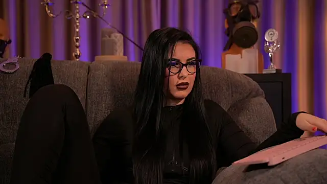 Snapshot of kelly_kent chatting on February 20, 2:51 am kelly kent online show from February 20, 2:51 am