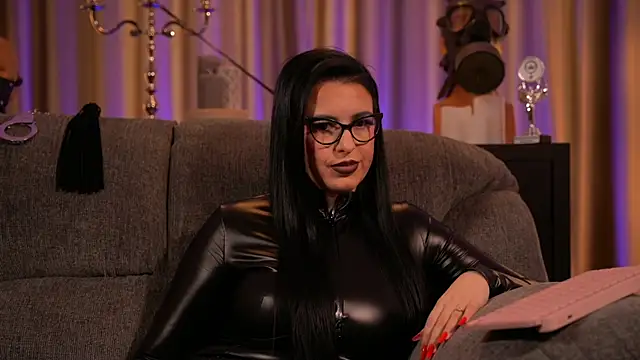 Snapshot of kelly_kent chatting on February 22, 9:48 pm kelly kent online show from February 22, 9:48 pm