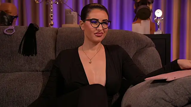 Snapshot of kelly_kent chatting on March 4, 12:18 am kelly kent online show from March 4, 12:18 am