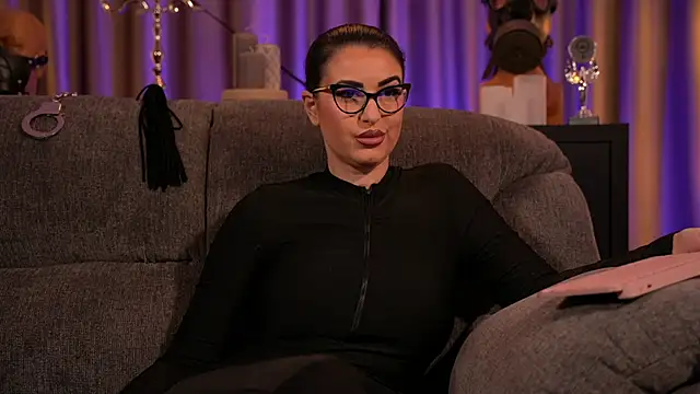 Snapshot of kelly_kent chatting on March 7, 4:24 am kelly kent online show from March 7, 4:24 am