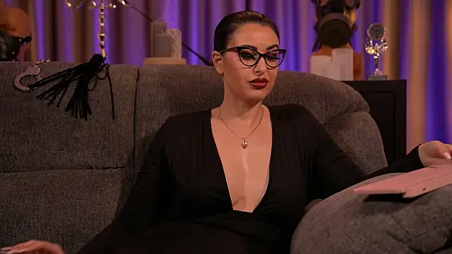 Snapshot of kelly_kent chatting on March 8, 1:50 am kelly kent online show from March 8, 1:50 am