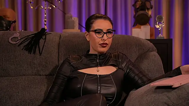 Snapshot of kelly_kent chatting on March 9, 3:22 am kelly kent online show from March 9, 3:22 am