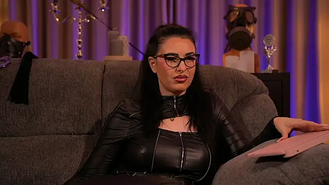 Snapshot of kelly_kent chatting on March 12, 5:02 am kelly kent online show from March 12, 5:02 am