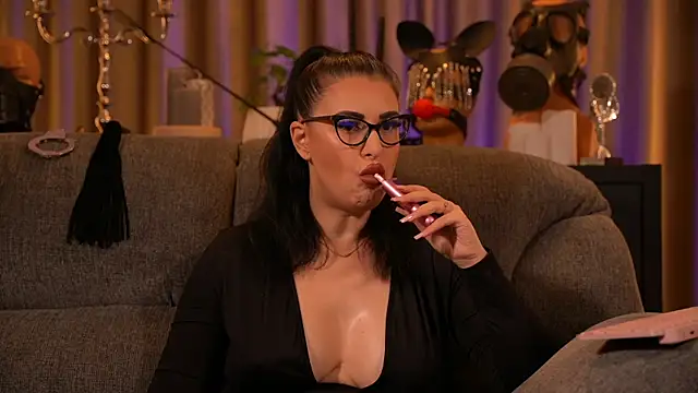 Snapshot of kelly_kent chatting on September 12, 11:15 pm kelly kent online show from September 12, 11:15 pm