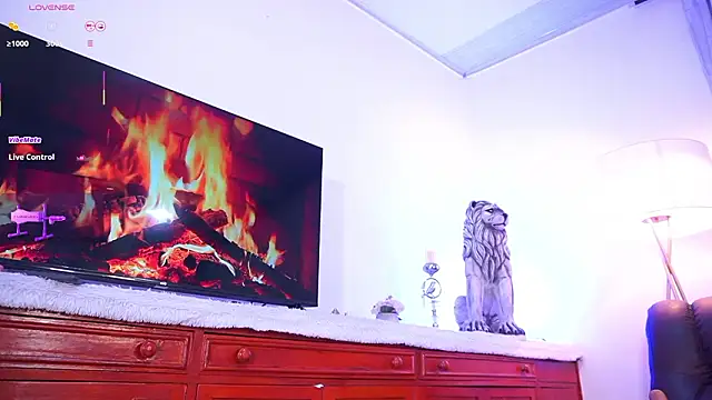 Snapshot of lara_giraldo chatting on February 4, 11:42 pm lara giraldo online show from February 4, 11:42 pm