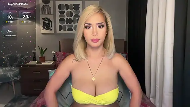 Snapshot of NastyH0tBABEx chatting on February 20, 7:12 am NastyH0tBABEx online show from February 20, 7:12 am