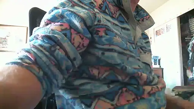 Snapshot of MormonPineapples chatting on October 20, 11:16 pm MormonPineapples online show from October 20, 11:16 pm