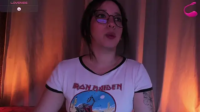 Apartment28 online show from May 17, 4:54 am