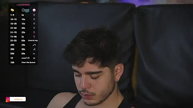 Snapshot of Arkaikomz chatting on January 19, 7:36 am Arkaikomz online show from January 19, 7:36 am