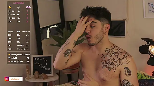 Snapshot of Arkaikomz chatting on February 14, 1:34 am Arkaikomz online show from February 14, 1:34 am