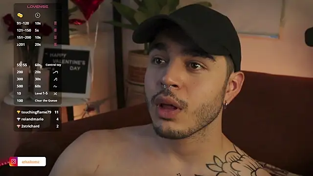 Snapshot of Arkaikomz chatting on February 16, 1:25 am Arkaikomz online show from February 16, 1:25 am