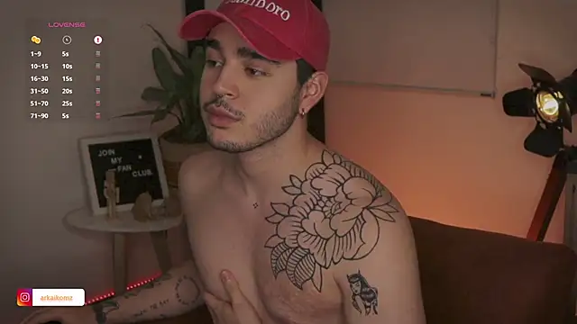 Snapshot of Arkaikomz chatting on March 22, 3:30 am Arkaikomz online show from March 22, 3:30 am