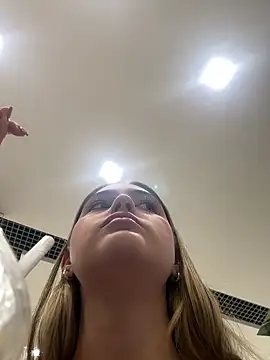 sofia henaok online show from March 13, 6:45 pm