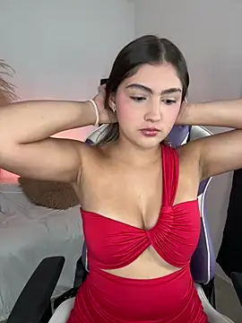 sofia henaok online show from December 4, 7:33 pm