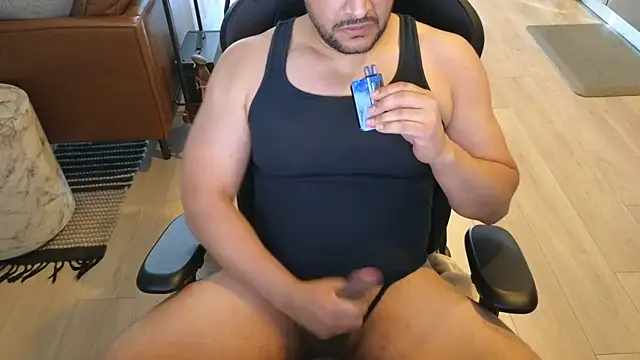 HungandThickLatin online show from May 28, 2:47 pm