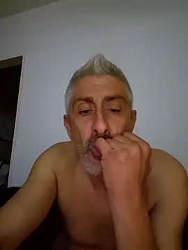 Snapshot of DildoG45 chatting on April 26, 9:12 pm DildoG45 online show from April 26, 9:12 pm