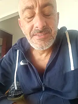 Snapshot of cuci45 chatting on October 8, 8:12 am cuci45 online show from October 8, 8:12 am