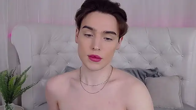 RobbyCharming online show from April 4, 4:22 am