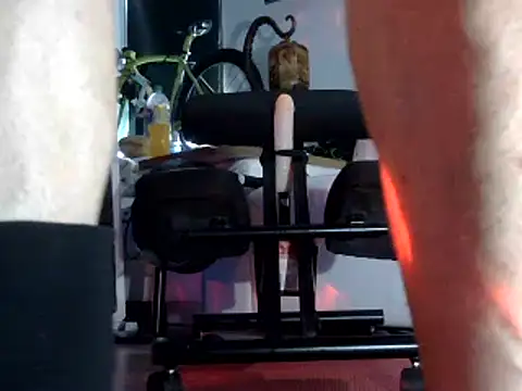 Snapshot of OSIRlS chatting on December 16, 9:52 pm OSIRlS online show from December 16, 9:52 pm