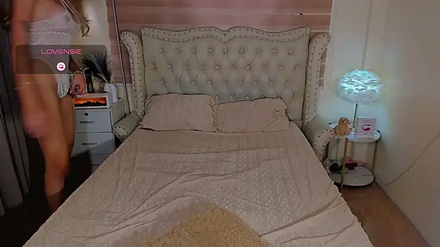 FinestGirlx online show from February 25, 11:25 pm