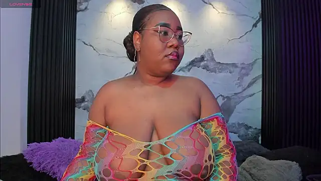 Snapshot of Darnellqueen chatting on March 3, 3:34 am Darnellqueen online show from March 3, 3:34 am