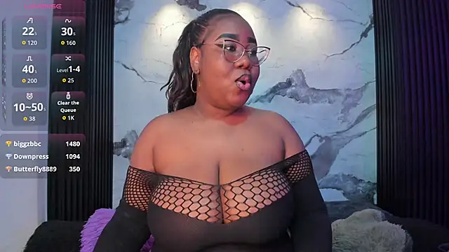 Snapshot of Darnellqueen chatting on April 23, 11:40 pm Darnellqueen online show from April 23, 11:40 pm