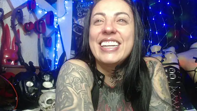 Snapshot of Astartexxx chatting on November 20, 12:44 am Astartexxx online show from November 20, 12:44 am