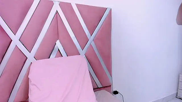 Helenn monroy1 online show from February 6, 7:06 pm