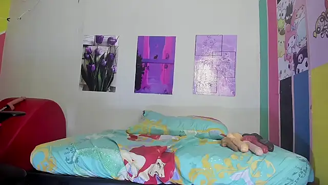 MarianaManzur online show from February 8, 8:10 pm