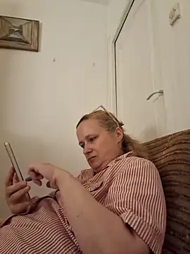 Snapshot of She-devilx chatting on September 12, 7:14 pm She-devilx online show from September 12, 7:14 pm