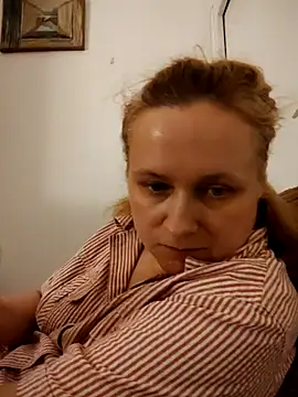 Snapshot of She-devilx chatting on July 4, 11:44 pm She-devilx online show from July 4, 11:44 pm