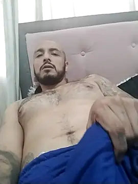 KenllyH online show from December 1, 10:32 pm