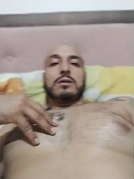 Snapshot of KenllyH chatting on March 24, 3:55 am KenllyH online show from March 24, 3:55 am