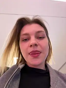 ValenciaShock online show from April 5, 7:27 am