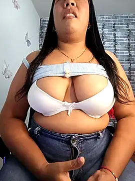 Snapshot of patty_bersh chatting on February 6, 8:07 am patty bersh online show from February 6, 8:07 am