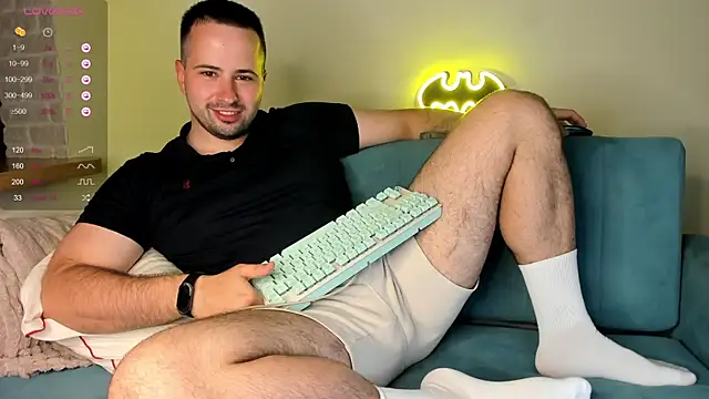 Snapshot of Alexey_Hairy chatting on June 30, 9:27 pm Alexey Hairy online show from June 30, 9:27 pm